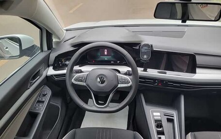 Volkswagen Golf VIII, 2023 год, 1 800 444 рублей, 10 фотография