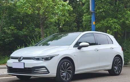 Volkswagen Golf VIII, 2023 год, 1 800 444 рублей, 3 фотография