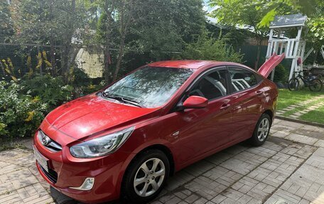 Hyundai Solaris II рестайлинг, 2011 год, 1 300 000 рублей, 2 фотография