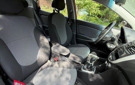 Hyundai Solaris II рестайлинг, 2011 год, 1 300 000 рублей, 9 фотография