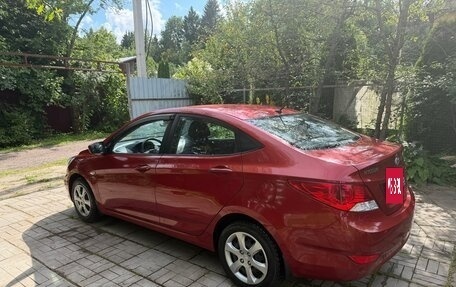 Hyundai Solaris II рестайлинг, 2011 год, 1 300 000 рублей, 3 фотография
