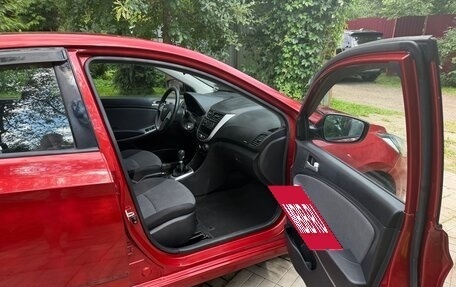Hyundai Solaris II рестайлинг, 2011 год, 1 300 000 рублей, 8 фотография