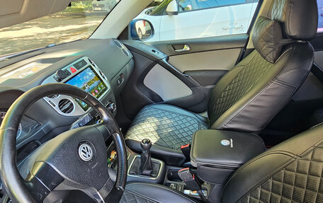 Volkswagen Tiguan I, 2010 год, 820 000 рублей, 2 фотография