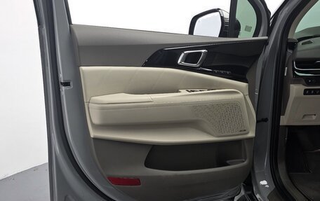 KIA Carnival, 2024 год, 4 897 500 рублей, 9 фотография