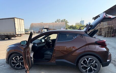 Toyota C-HR I рестайлинг, 2018 год, 1 980 000 рублей, 10 фотография