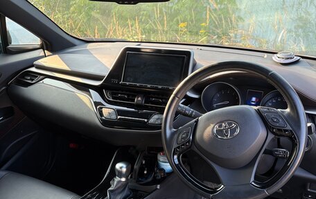 Toyota C-HR I рестайлинг, 2018 год, 1 980 000 рублей, 14 фотография