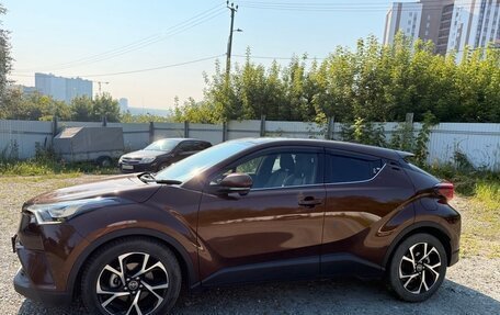 Toyota C-HR I рестайлинг, 2018 год, 1 980 000 рублей, 12 фотография