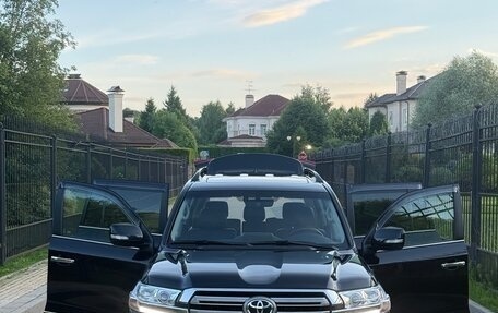 Toyota Land Cruiser 200, 2015 год, 5 495 000 рублей, 3 фотография