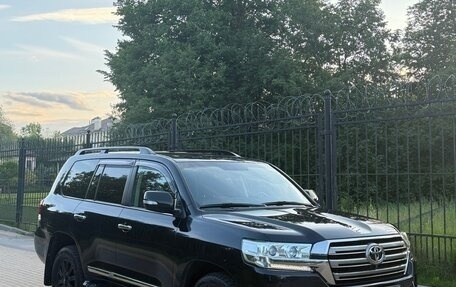 Toyota Land Cruiser 200, 2015 год, 5 495 000 рублей, 4 фотография