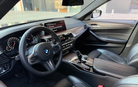 BMW 5 серия, 2019 год, 5 490 000 рублей, 14 фотография
