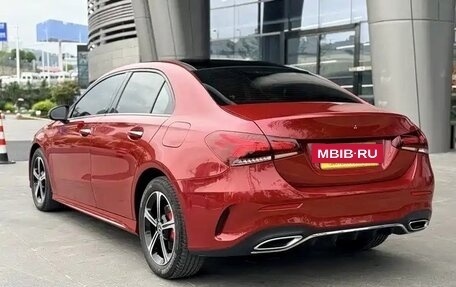 Mercedes-Benz A-Класс, 2022 год, 2 100 000 рублей, 4 фотография