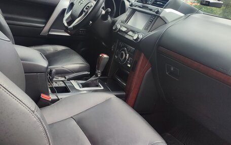 Toyota Land Cruiser Prado 150 рестайлинг 2, 2016 год, 2 990 000 рублей, 12 фотография