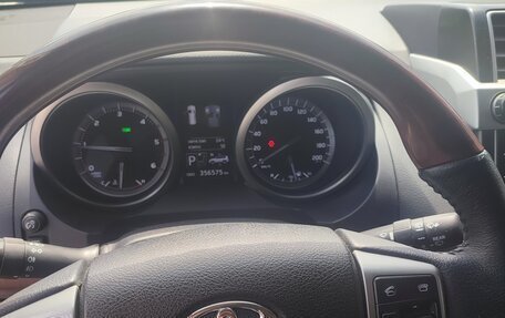 Toyota Land Cruiser Prado 150 рестайлинг 2, 2016 год, 2 990 000 рублей, 14 фотография
