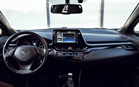 Toyota C-HR I рестайлинг, 2019 год, 2 659 000 рублей, 18 фотография
