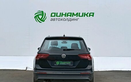 Volkswagen Tiguan II, 2018 год, 1 895 000 рублей, 6 фотография