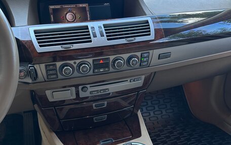 BMW 7 серия, 2005 год, 820 000 рублей, 16 фотография