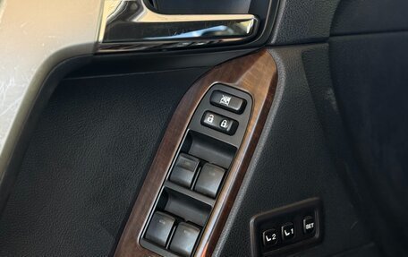 Toyota Land Cruiser Prado 150 рестайлинг 2, 2009 год, 1 980 000 рублей, 16 фотография