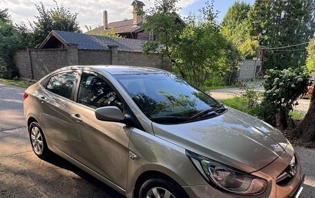 Hyundai Solaris II рестайлинг, 2011 год, 990 000 рублей, 1 фотография