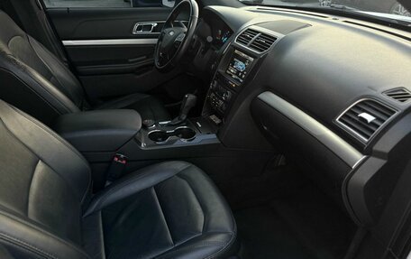 Ford Explorer VI, 2016 год, 2 650 000 рублей, 13 фотография