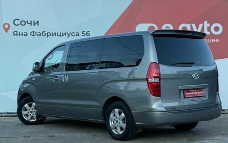 Hyundai Grand Starex Grand Starex I рестайлинг 2, 2011 год, 1 830 000 рублей, 4 фотография