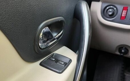 Renault Logan II, 2015 год, 680 000 рублей, 11 фотография