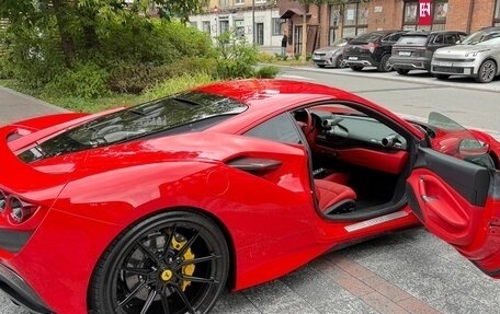 Ferrari F8, 2021 год, 30 000 000 рублей, 7 фотография