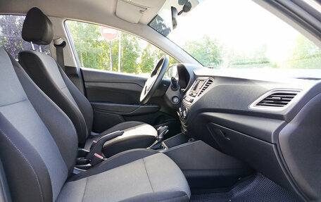 Hyundai Solaris II рестайлинг, 2021 год, 1 700 000 рублей, 11 фотография
