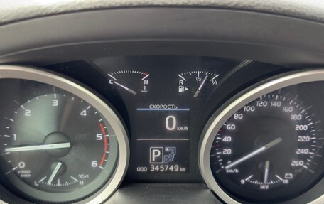 Toyota Land Cruiser 200, 2014 год, 3 499 999 рублей, 9 фотография