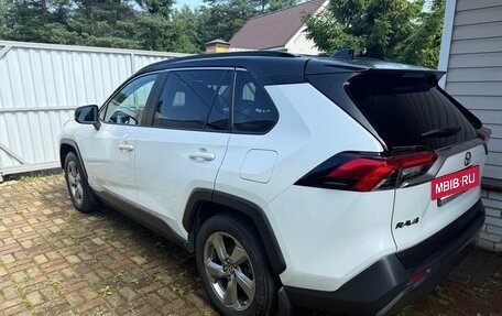 Toyota RAV4, 2019 год, 3 180 000 рублей, 4 фотография