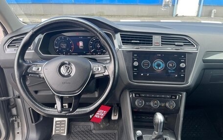 Volkswagen Tiguan II, 2018 год, 2 170 000 рублей, 13 фотография