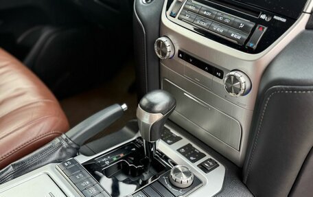 Toyota Land Cruiser 200, 2016 год, 4 699 000 рублей, 20 фотография