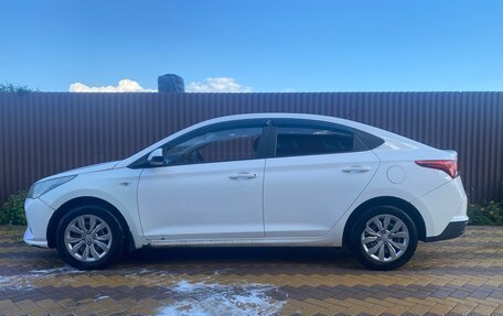 Hyundai Solaris II рестайлинг, 2021 год, 1 300 000 рублей, 5 фотография