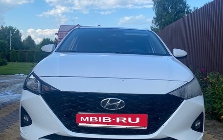 Hyundai Solaris II рестайлинг, 2021 год, 1 300 000 рублей, 3 фотография