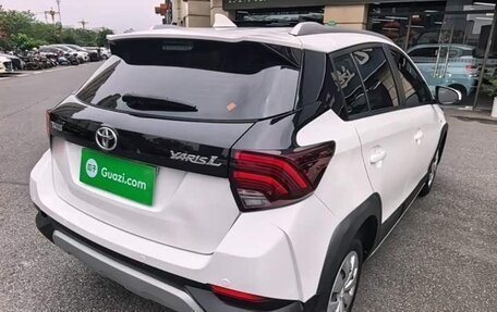 Toyota Yaris, 2022 год, 1 053 000 рублей, 7 фотография