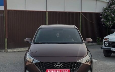 Hyundai Solaris II рестайлинг, 2022 год, 1 700 000 рублей, 1 фотография