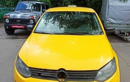 Volkswagen Polo VI (EU Market), 2013 год, 300 000 рублей, 1 фотография