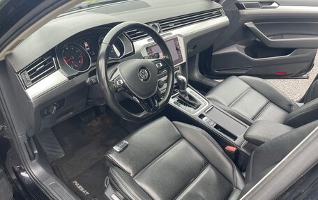 Volkswagen Passat B8 рестайлинг, 2019 год, 1 999 000 рублей, 2 фотография