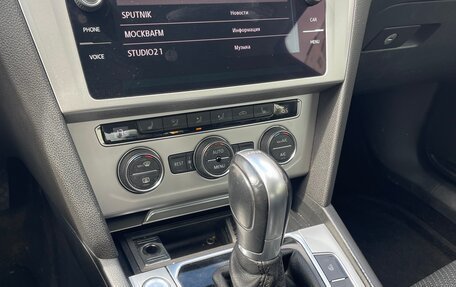 Volkswagen Passat B8 рестайлинг, 2019 год, 1 999 000 рублей, 10 фотография