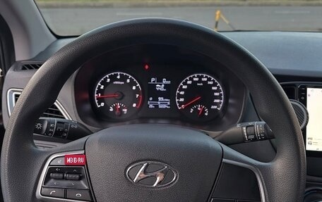 Hyundai Solaris II рестайлинг, 2022 год, 1 700 000 рублей, 14 фотография