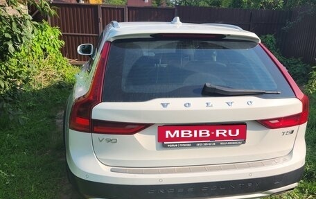 Volvo V90 Cross Country I рестайлинг, 2018 год, 2 900 000 рублей, 4 фотография