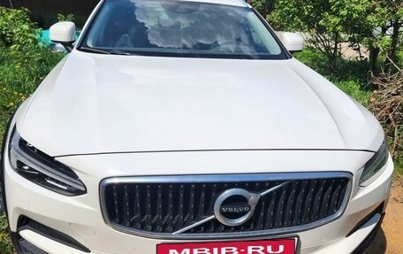 Volvo V90 Cross Country I рестайлинг, 2018 год, 2 900 000 рублей, 8 фотография