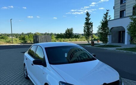 Volkswagen Polo VI (EU Market), 2011 год, 670 000 рублей, 2 фотография