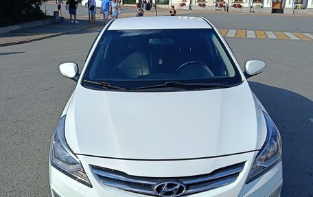 Hyundai Solaris II рестайлинг, 2016 год, 1 100 000 рублей, 3 фотография