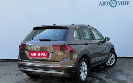 Volkswagen Tiguan II, 2017 год, 2 410 000 рублей, 5 фотография