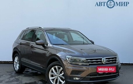 Volkswagen Tiguan II, 2017 год, 2 410 000 рублей, 3 фотография