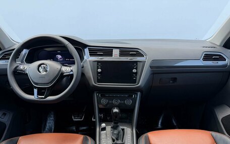 Volkswagen Tiguan II, 2017 год, 2 410 000 рублей, 15 фотография