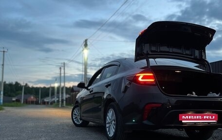 KIA Rio IV, 2018 год, 1 250 000 рублей, 2 фотография