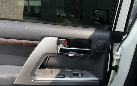 Toyota Land Cruiser 200, 2012 год, 4 500 000 рублей, 28 фотография