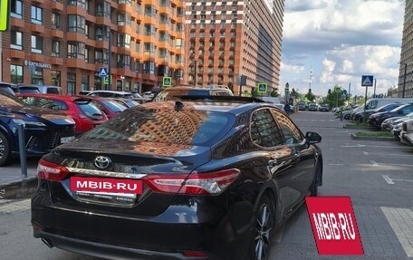 Toyota Camry, 2023 год, 2 450 000 рублей, 4 фотография