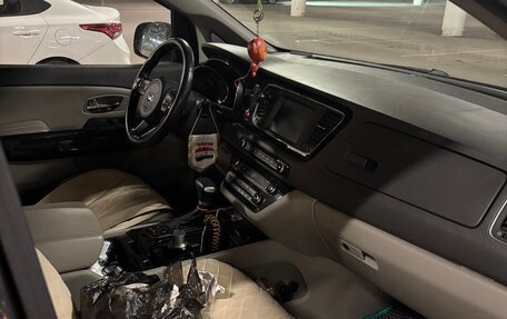 KIA Carnival III, 2016 год, 2 050 000 рублей, 5 фотография
